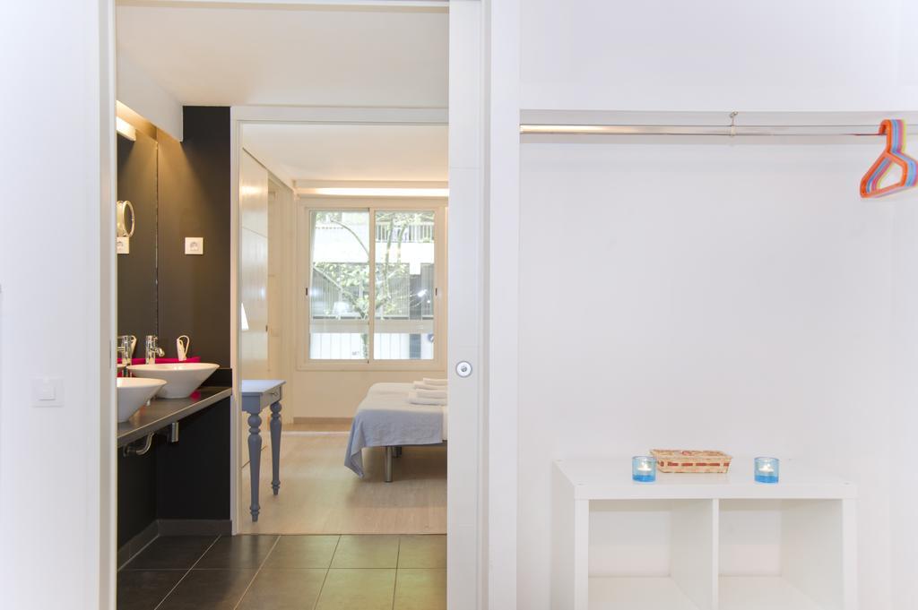 Montaber Apartments - Sagrada Familia Barcelona Bagian luar foto