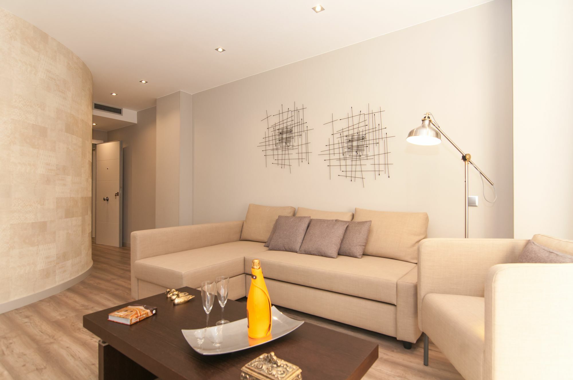 Montaber Apartments - Sagrada Familia Barcelona Bagian luar foto
