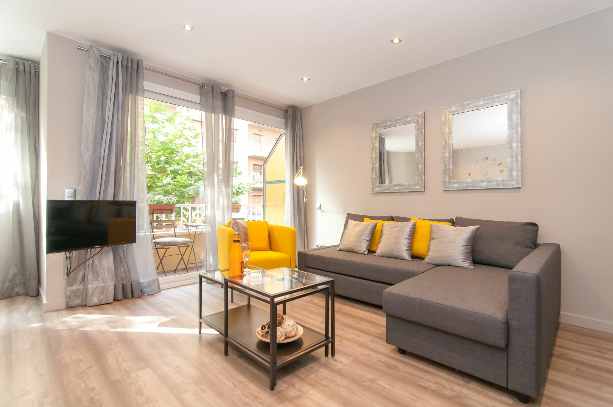 Montaber Apartments - Sagrada Familia Barcelona Bagian luar foto