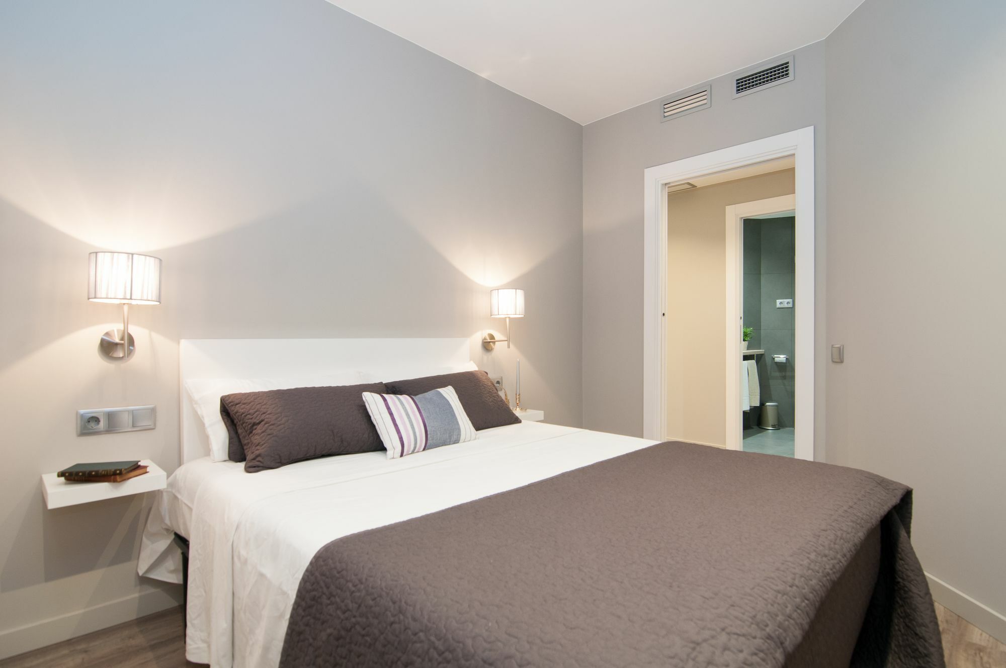Montaber Apartments - Sagrada Familia Barcelona Bagian luar foto